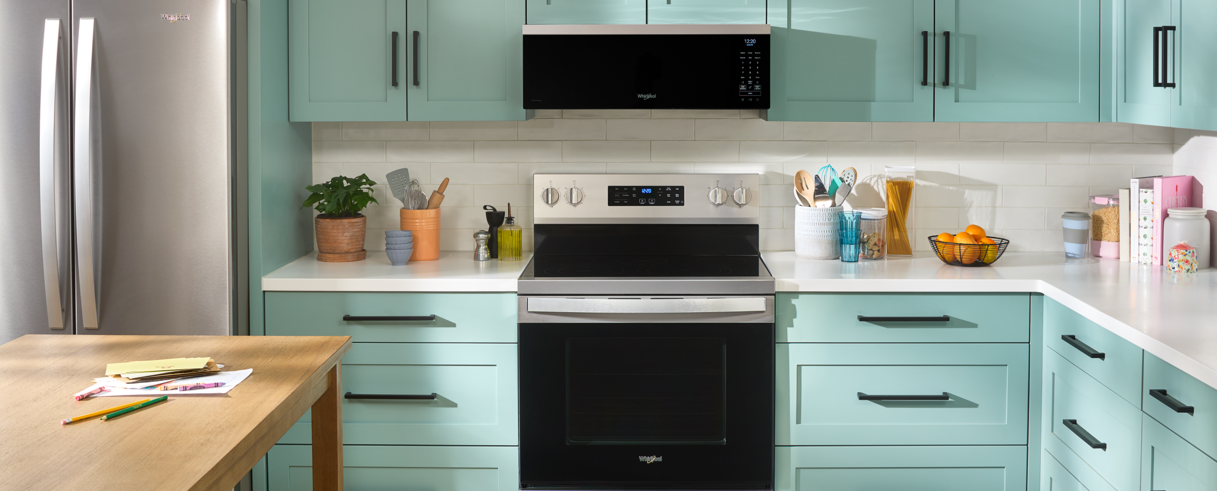 A Whirlpool® 30-inch Smart Electric Range with WipeClean™ Coating