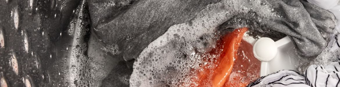 How to remove wax from clothing