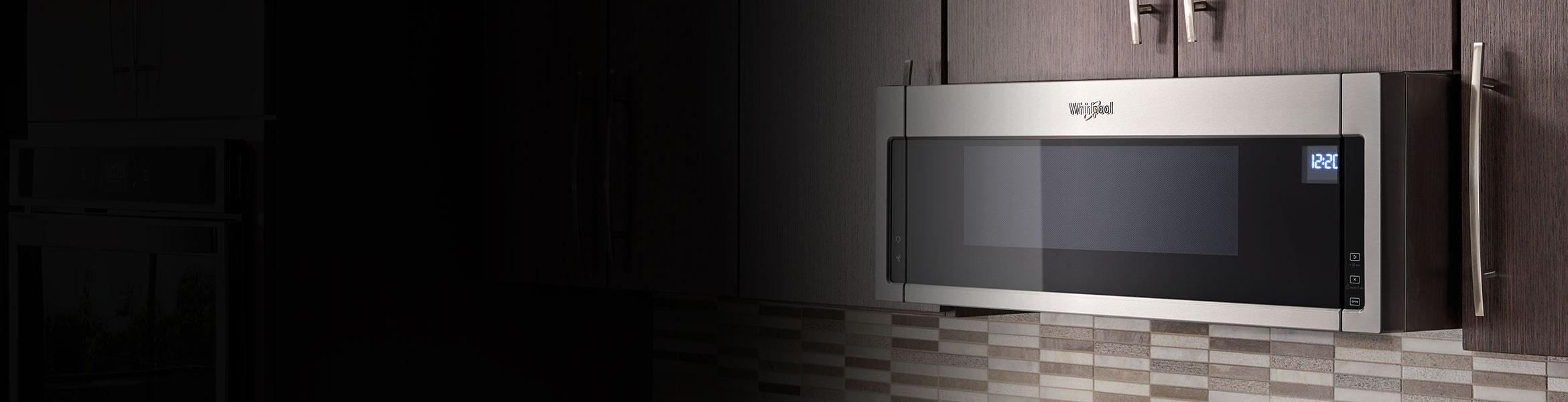 Four à micro-ondes à hotte intégrée Whirlpool