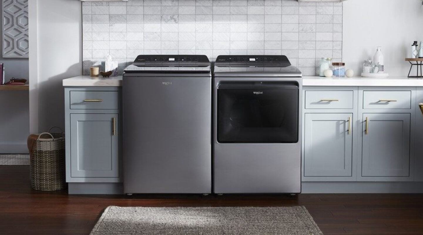 Un ensemble laveuse-sécheuse Whirlpool® à chargement vertical