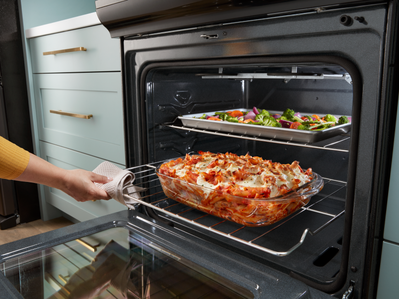 Baked pasta and roasted vegetables inside a Whirlpool® oven Baked pasta and roasted vegetables inside a Whirlpool® oven