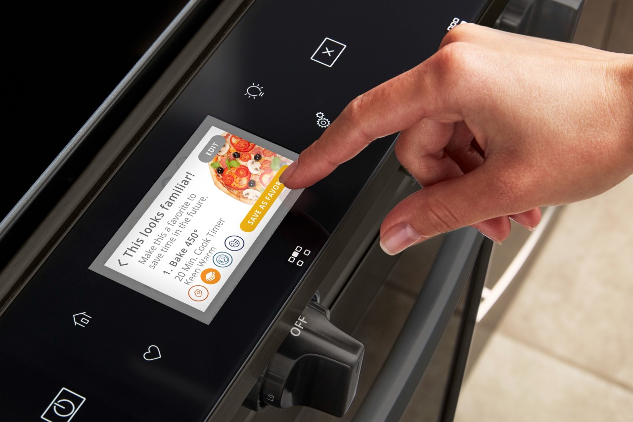 Control your smart oven by touchscreen