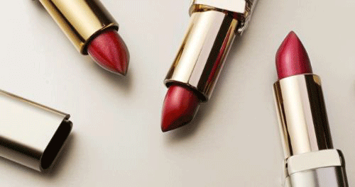 Guide to Removing Lipstick From Clothes
