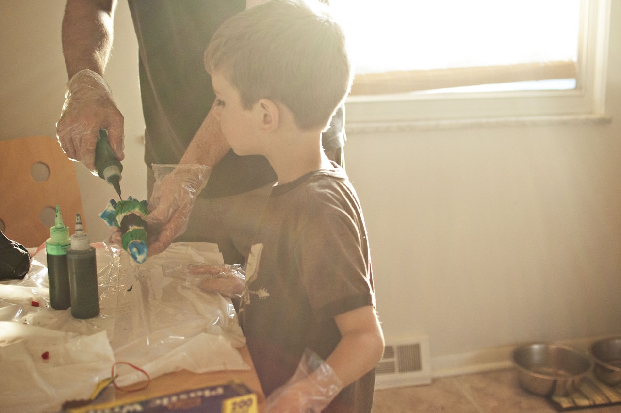 Removing oil-based paints from clothes Removing oil-based paints from clothes