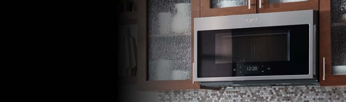 Cuisiner dans un four à micro-ondes à convection