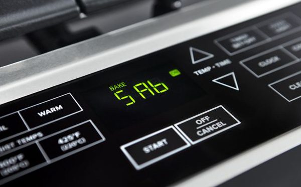Quelles caractéristiques de cuisinière peuvent être désactivées pour les fêtes religieuses?