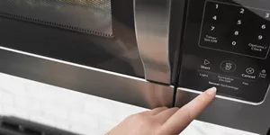 Option de marche/arrêt du plateau tournant