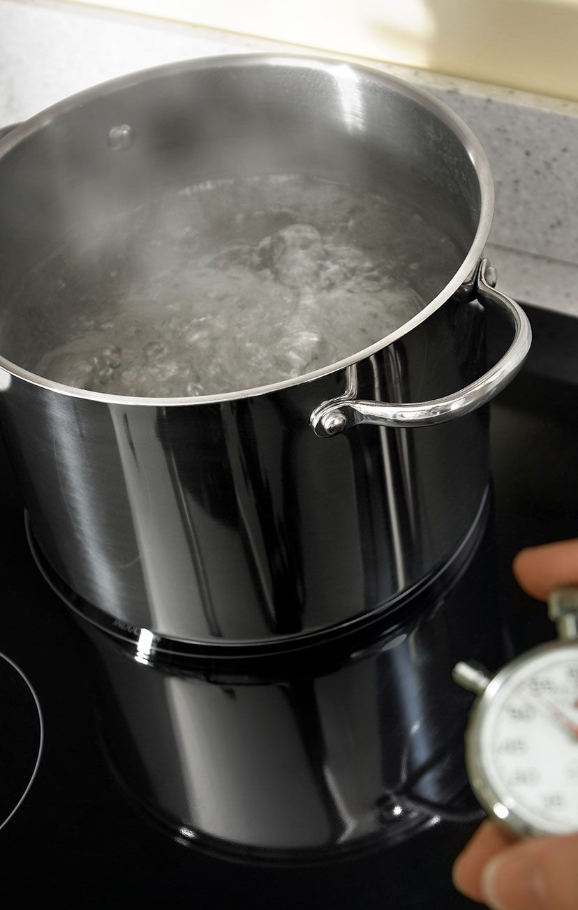Manage cookware of multiple sizes with electric cooktop options from Whirlpool.