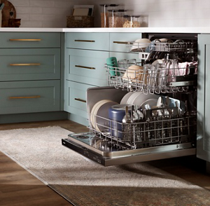  A modern kitchen with Whirlpool® Appliances